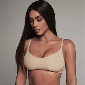 NWT Skims Fits Everybody Scoop Neck Bralette